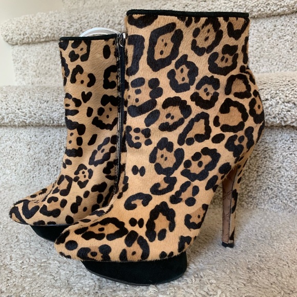 L.A.M.B. Leopard print booties - Picture 1 of 8